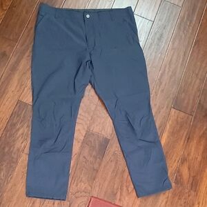 Kuhl Men's Renegade dark grey pants size 40x32